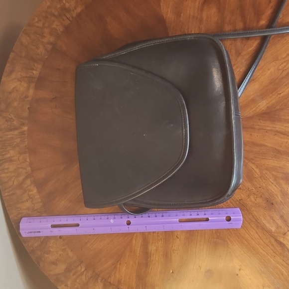 Vintage Coach. Crossbody excellent condition. - Picture 11 of 13